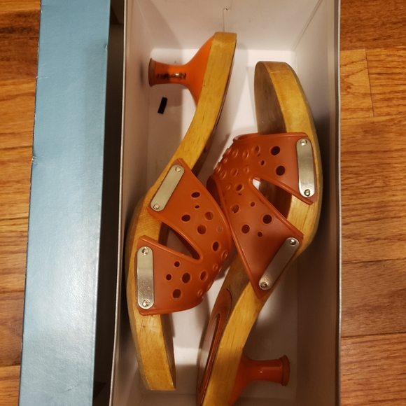 Nine West orange wooden sandals size 8 - Picture 4 of 5